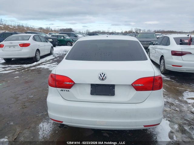 3VW2K7AJ4EM418680 Volkswagen Jetta 2.0l Trendline+