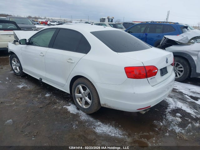 3VW2K7AJ4EM418680 Volkswagen Jetta 2.0l Trendline+