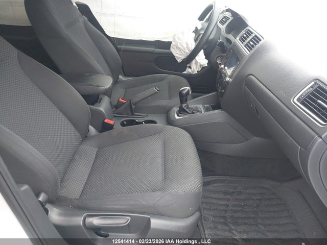 3VW2K7AJ4EM418680 Volkswagen Jetta 2.0l Trendline+