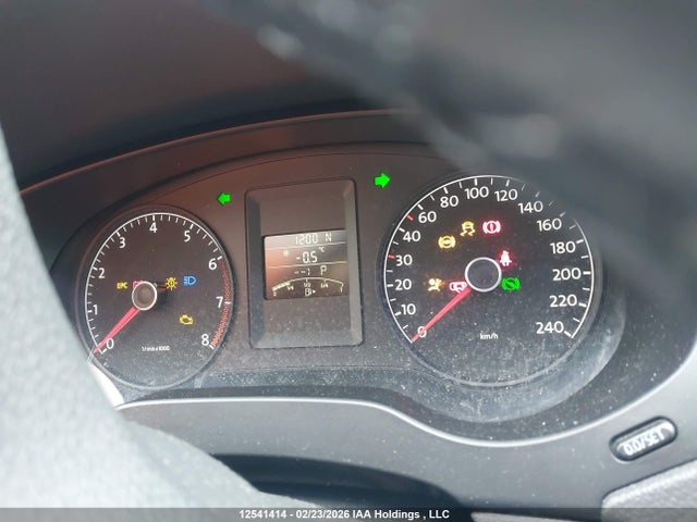 3VW2K7AJ4EM418680 Volkswagen Jetta 2.0l Trendline+