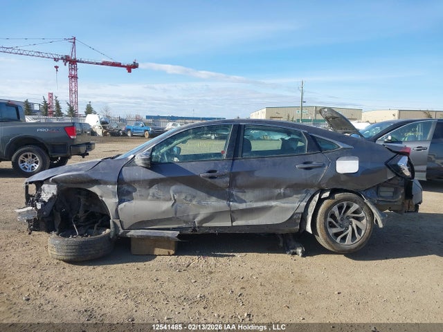 2HGFC2F62JH028390 Honda CIVIC SE