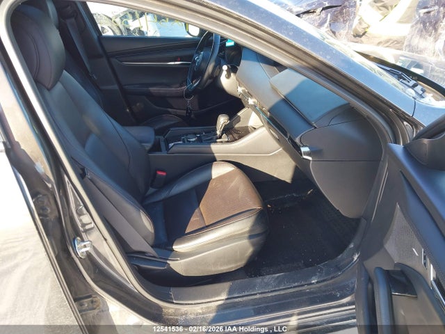 JM1BPBML7N1522324 Mazda 3 Premium