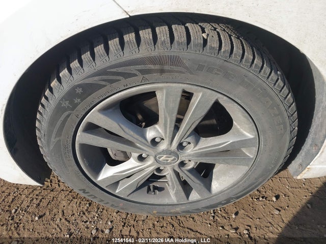 KMHD84LF6JU577574 Hyundai ELANTRA GL