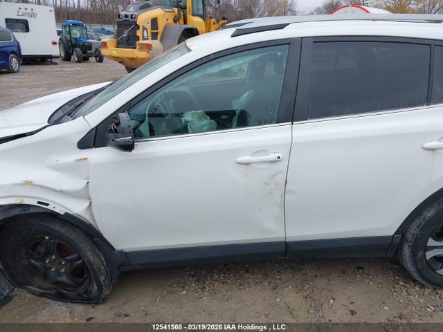 2T3BFREVXHW679542 Toyota RAV4 LE