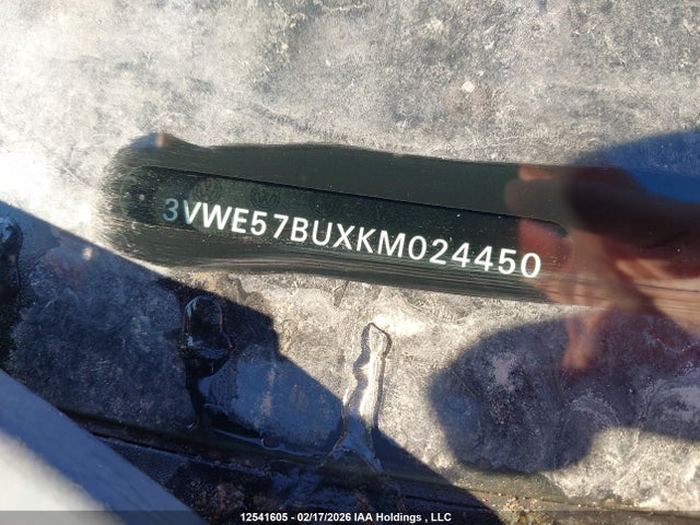 3VWE57BUXKM024450 Volkswagen Jetta