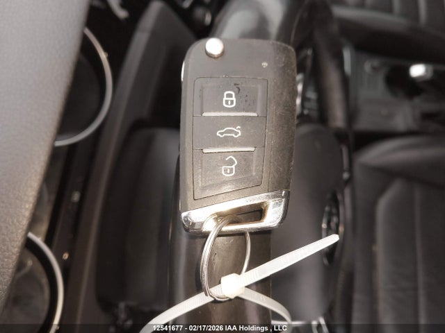 3VW217AU6HM038421 Volkswagen Golf
