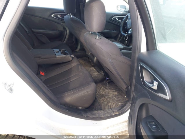 1C3CCCAG1FN525697 Chrysler 200 Limited