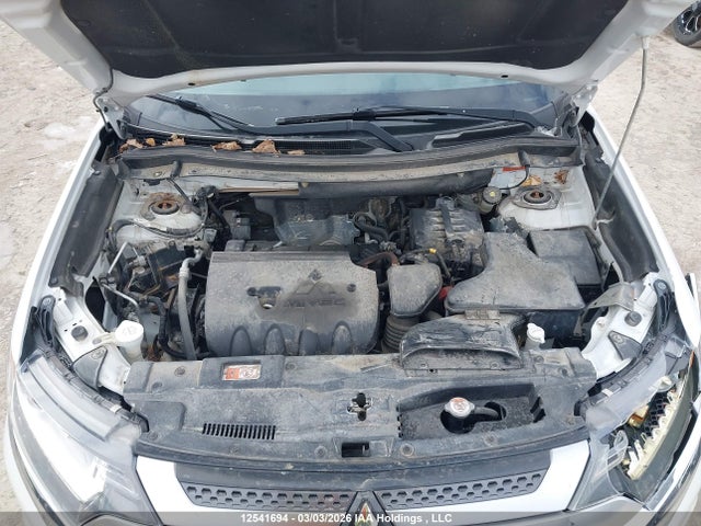 JA4AZ2A31KZ608200 Mitsubishi Outlander Es