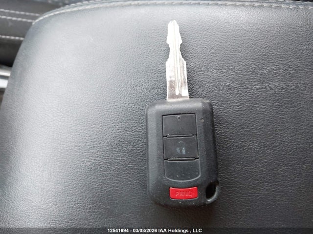JA4AZ2A31KZ608200 Mitsubishi Outlander Es