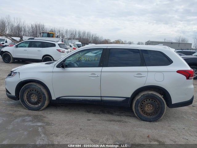 JA4AZ2A31KZ608200 Mitsubishi Outlander Es