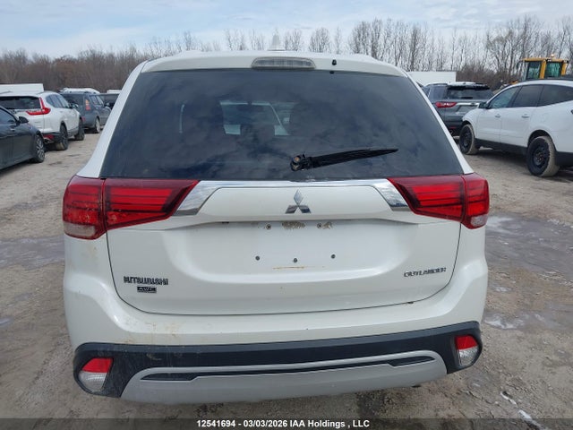 JA4AZ2A31KZ608200 Mitsubishi Outlander Es