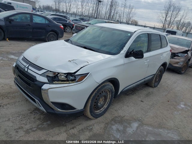 JA4AZ2A31KZ608200 Mitsubishi Outlander Es