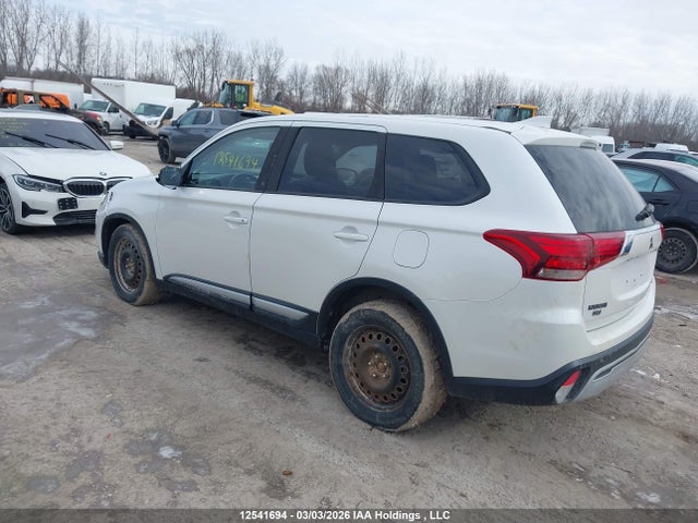 JA4AZ2A31KZ608200 Mitsubishi Outlander Es