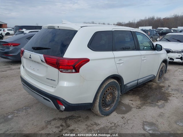 JA4AZ2A31KZ608200 Mitsubishi Outlander Es