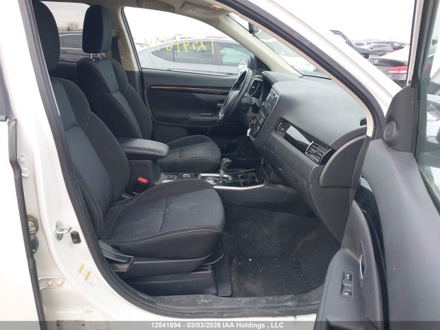 JA4AZ2A31KZ608200 Mitsubishi Outlander Es