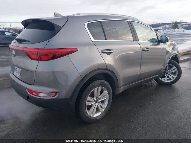 KNDPMCAC2H7223821 KIA Sportage Lx