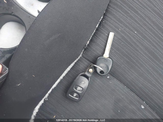 KMHCT5AE1HU311920 Hyundai ACCENT SE