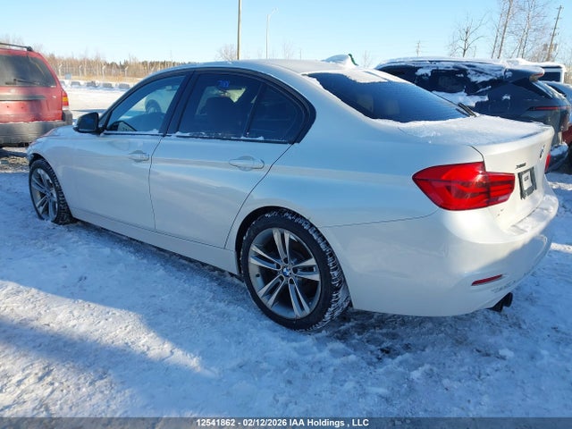 12541862 :رقم المزاد ، WBA8D9C53JA615928 vin ، 2018 Bmw 330i Xdrive مزاد بيع
