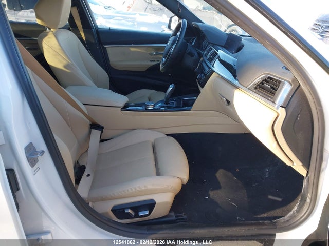 12541862 :رقم المزاد ، WBA8D9C53JA615928 vin ، 2018 Bmw 330i Xdrive مزاد بيع
