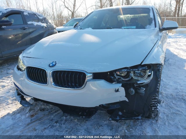 12541862 :رقم المزاد ، WBA8D9C53JA615928 vin ، 2018 Bmw 330i Xdrive مزاد بيع