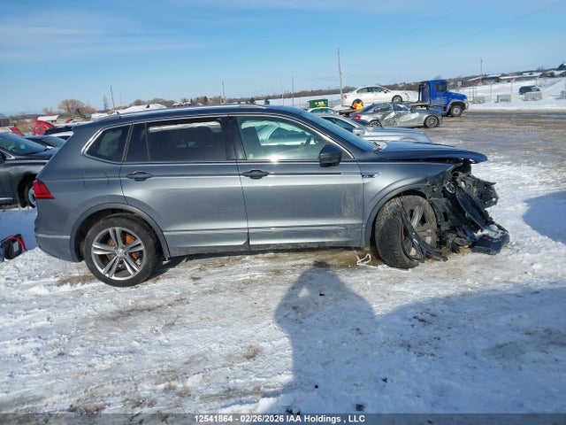 3VV4B7AX1LM133739 Volkswagen Tiguan Sel Premium R-line