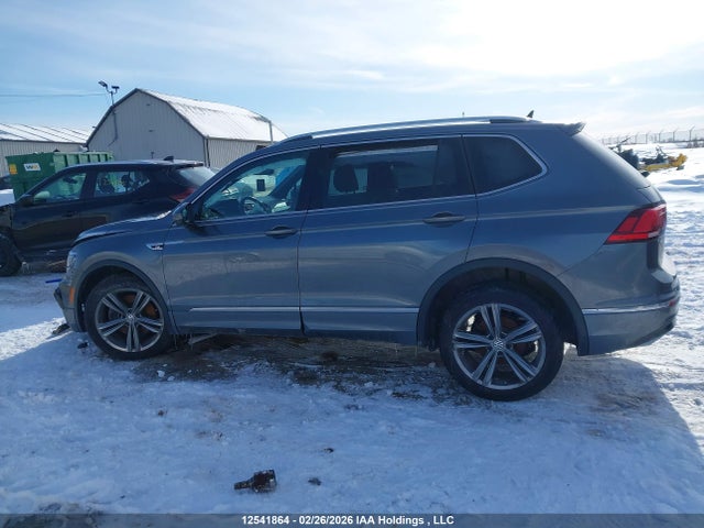 3VV4B7AX1LM133739 Volkswagen Tiguan Sel Premium R-line