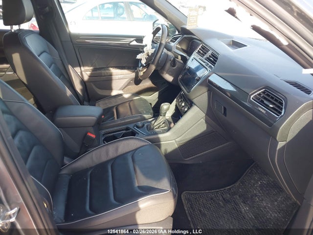 3VV4B7AX1LM133739 Volkswagen Tiguan Sel Premium R-line