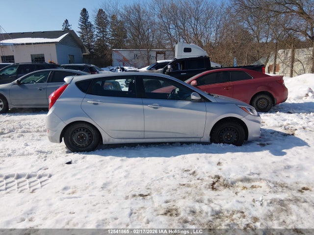 KMHCT5AE8HU349855 Hyundai ACCENT SE