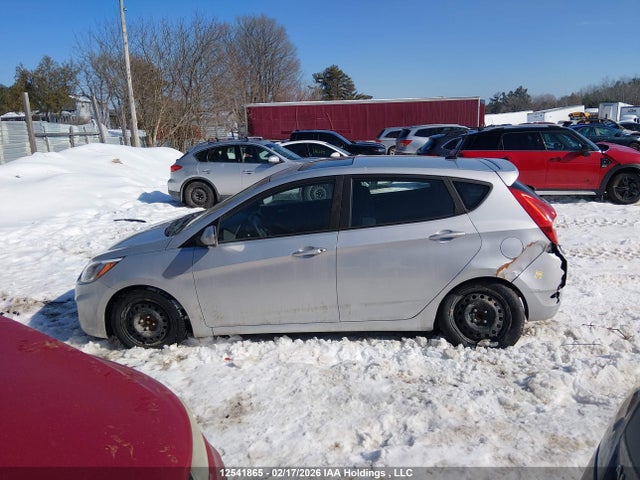 KMHCT5AE8HU349855 Hyundai ACCENT SE