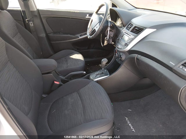 KMHCT5AE8HU349855 Hyundai ACCENT SE