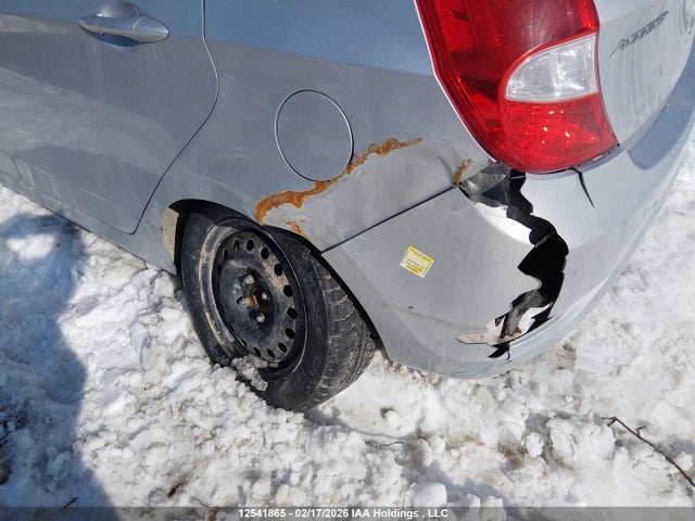 KMHCT5AE8HU349855 Hyundai ACCENT SE