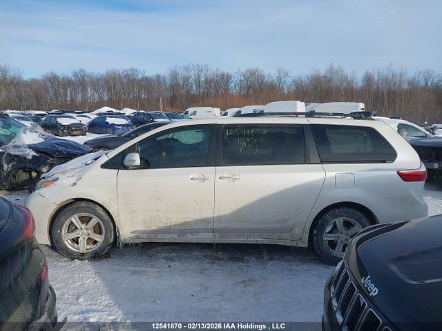 5TDDK3DC4FS107964 Toyota Sienna Xle/limited