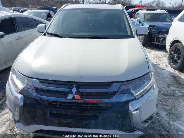JA4J24A59JZ613161 Mitsubishi Outlander Se/gt