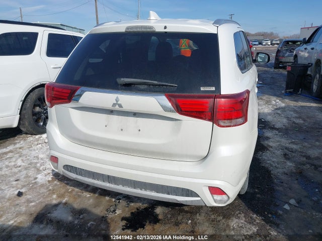 JA4J24A59JZ613161 Mitsubishi Outlander Se/gt