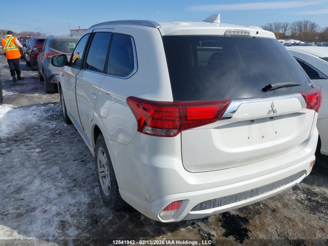 JA4J24A59JZ613161 Mitsubishi Outlander Se/gt