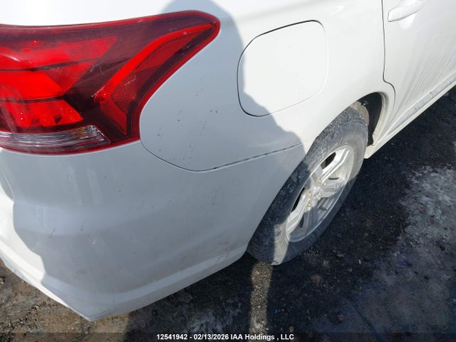 JA4J24A59JZ613161 Mitsubishi Outlander Se/gt