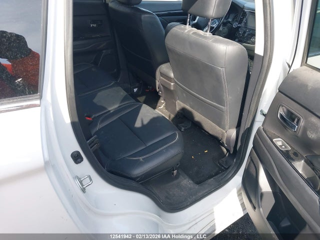 JA4J24A59JZ613161 Mitsubishi Outlander Se/gt