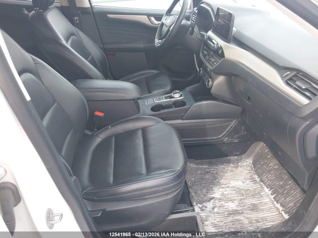 1FMCU9H94MUA85220 Ford ESCAPE SEL