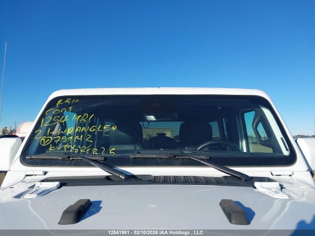 1C4HJXEG8MW759142 Jeep Wrangler Unlimited High Altitude