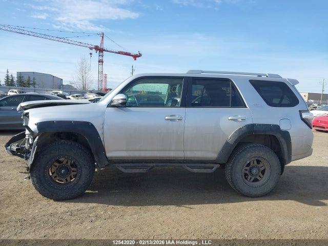 JTEBU5JR6G5355545 Toyota 4RUNNER SR5