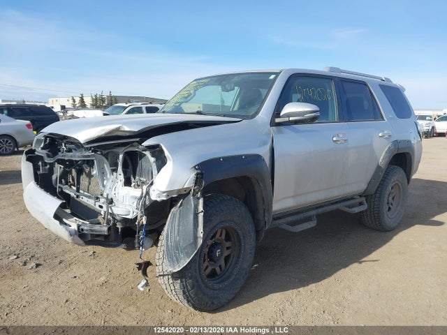 JTEBU5JR6G5355545 Toyota 4RUNNER SR5