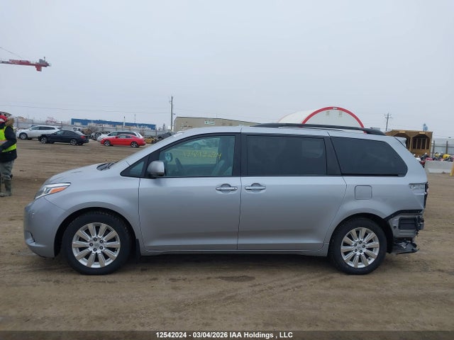 5TDDK3DC7FS097902 Toyota Sienna Xle/limited