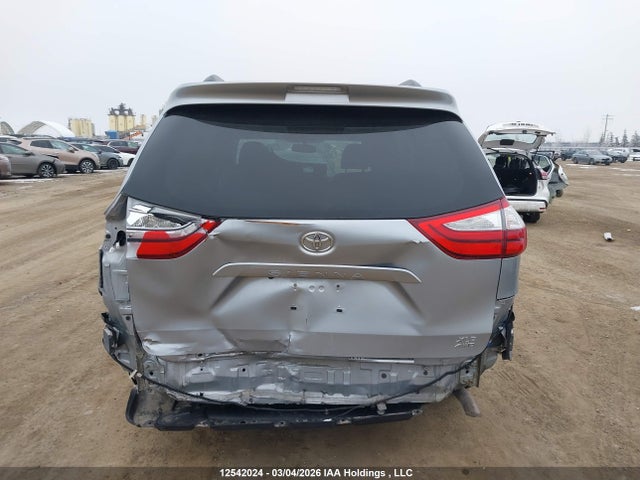 5TDDK3DC7FS097902 Toyota Sienna Xle/limited