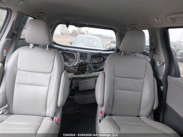 5TDDK3DC7FS097902 Toyota Sienna Xle/limited
