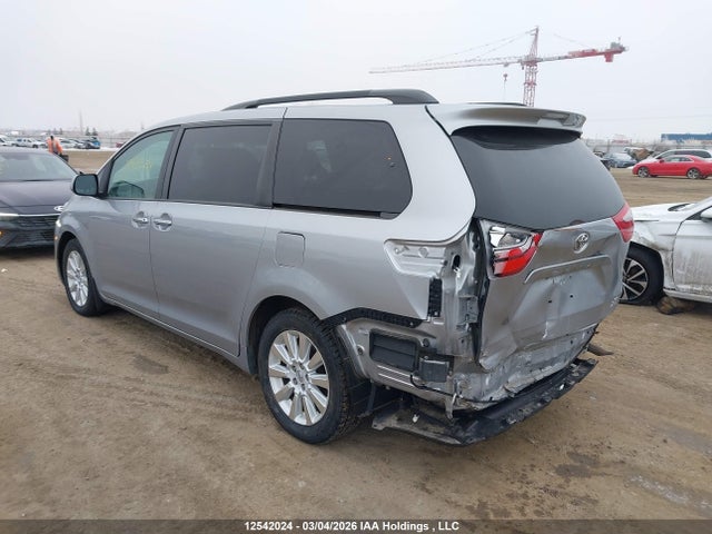 5TDDK3DC7FS097902 Toyota Sienna Xle/limited