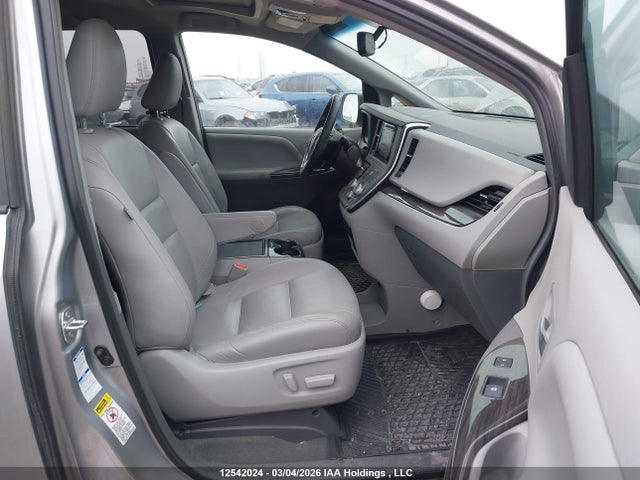 5TDDK3DC7FS097902 Toyota Sienna Xle/limited