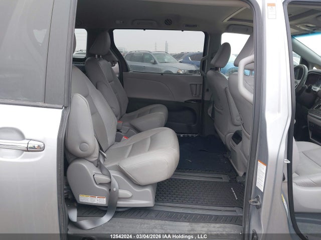 5TDDK3DC7FS097902 Toyota Sienna Xle/limited
