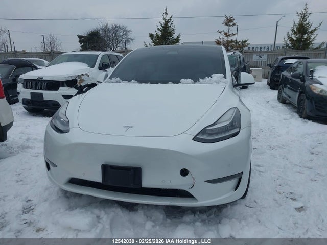 7SAYGAEE5NF428733 Tesla Model Y