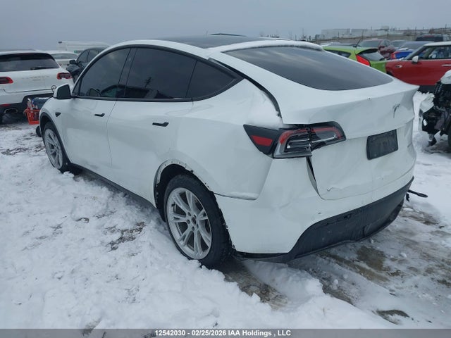 7SAYGAEE5NF428733 Tesla Model Y
