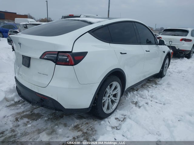7SAYGAEE5NF428733 Tesla Model Y